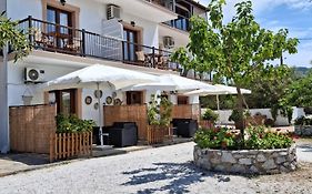 Giasemi Apartments